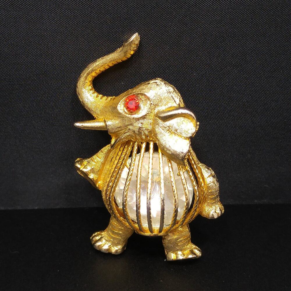 Vintage Elephant Brooch Rivoli Belly Red Eyes Gold Tone 1960s